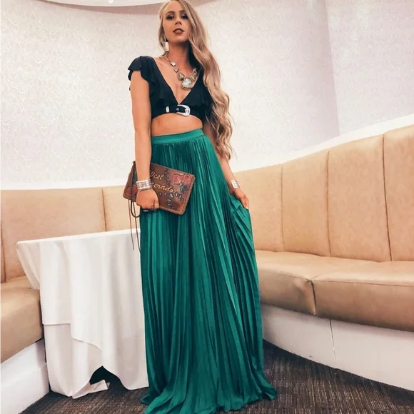 Green pleated maxi - Picture 2 of 4